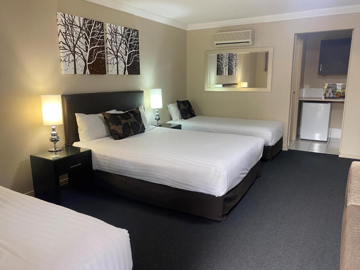 Ambassador On Ruthven Motel Toowoomba Phòng bức ảnh