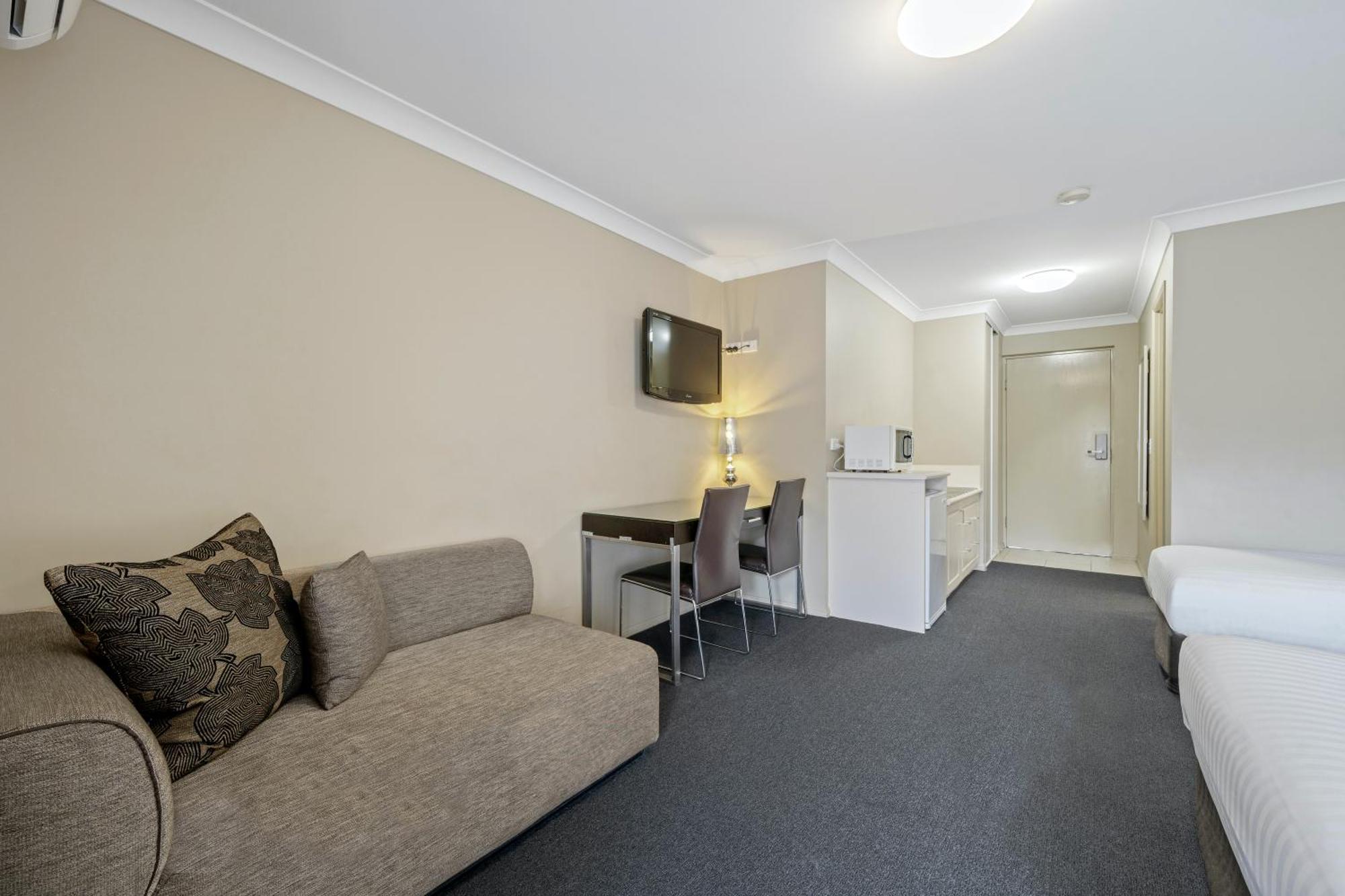Ambassador On Ruthven Motel Toowoomba Phòng bức ảnh