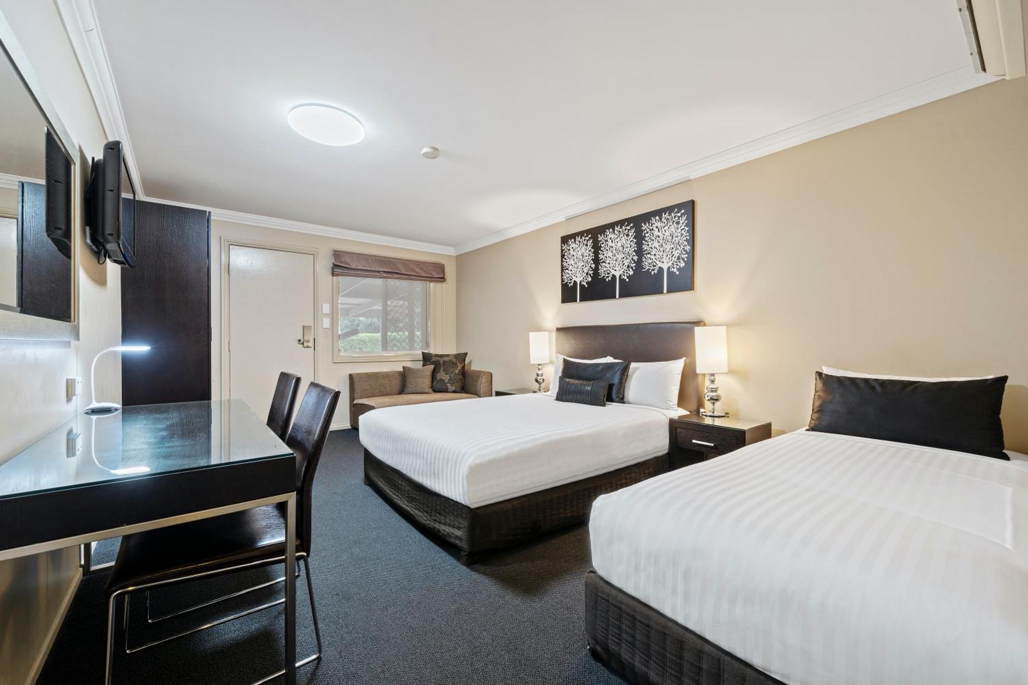 Ambassador On Ruthven Motel Toowoomba Phòng bức ảnh