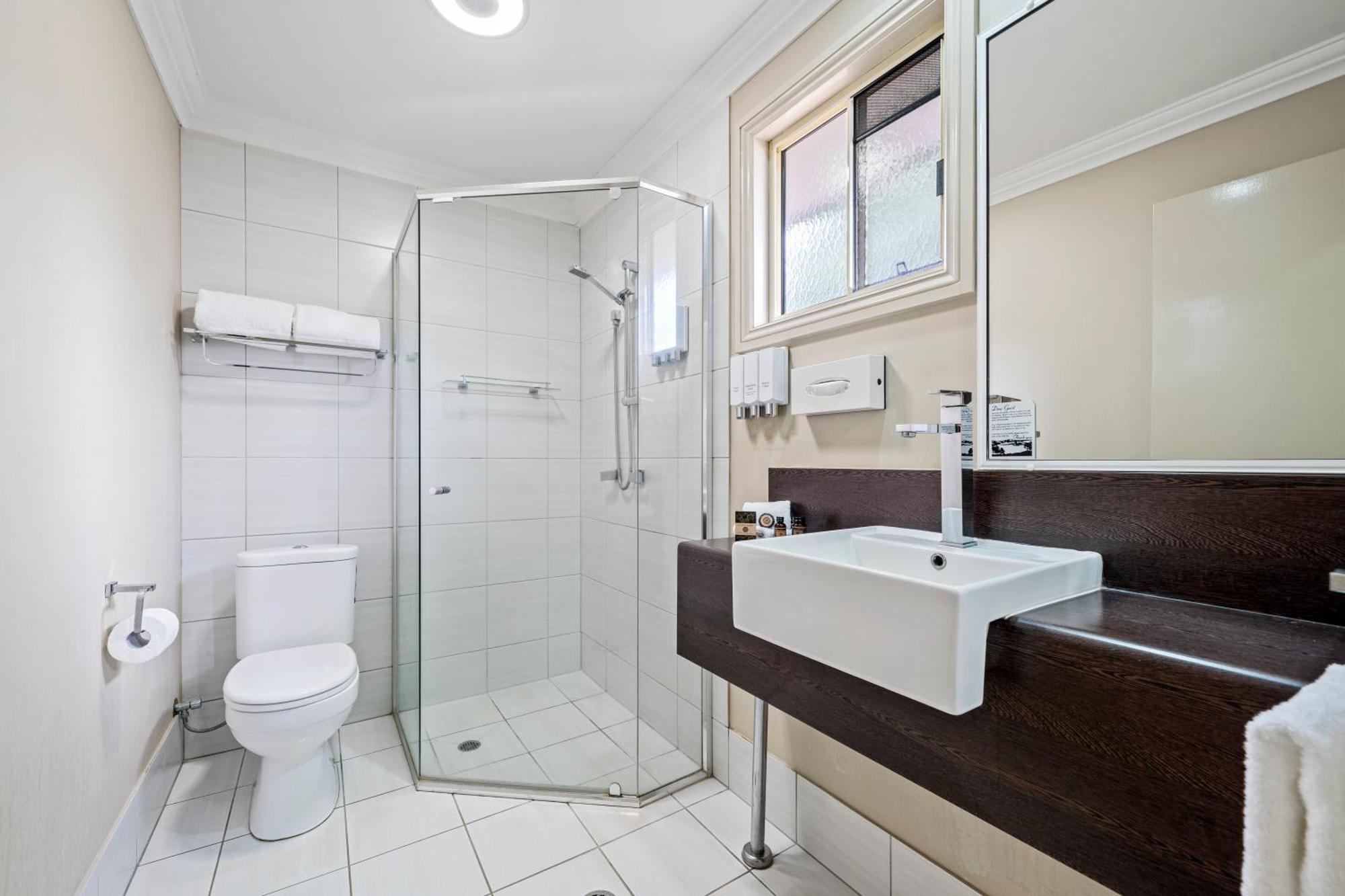 Ambassador On Ruthven Motel Toowoomba Phòng bức ảnh