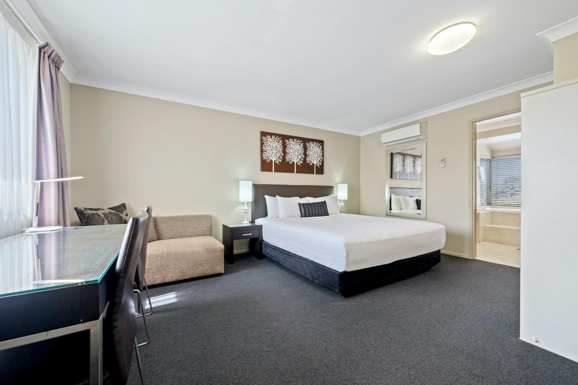 Ambassador On Ruthven Motel Toowoomba Phòng bức ảnh